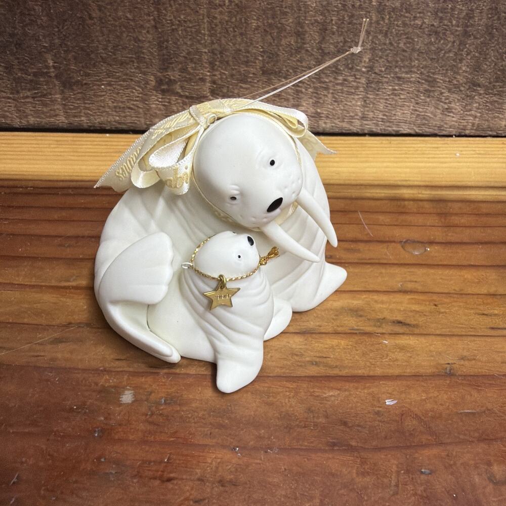 Dept 56 Snowbabies Frosty Frolic Friends Porcelain Walrus & Baby Ornament In Box